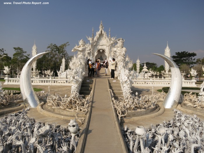 Wat Rong Khun White temple 08