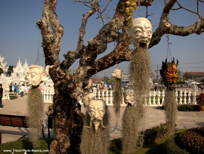 Wat Rong Khun White temple 01