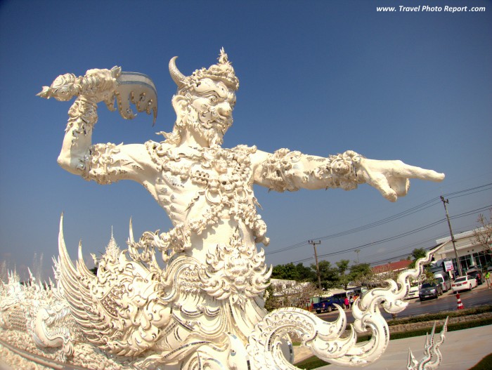 Wat Rong Khun White temple 11