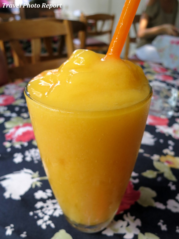 mango smoothie on Khao San road